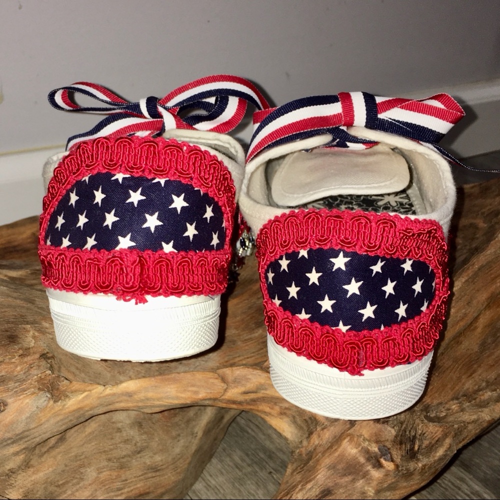 NWOB AMERICAN FLAG 4TH OF JULY CLASSIC CANVAS SHOE - Picture 3 of 7